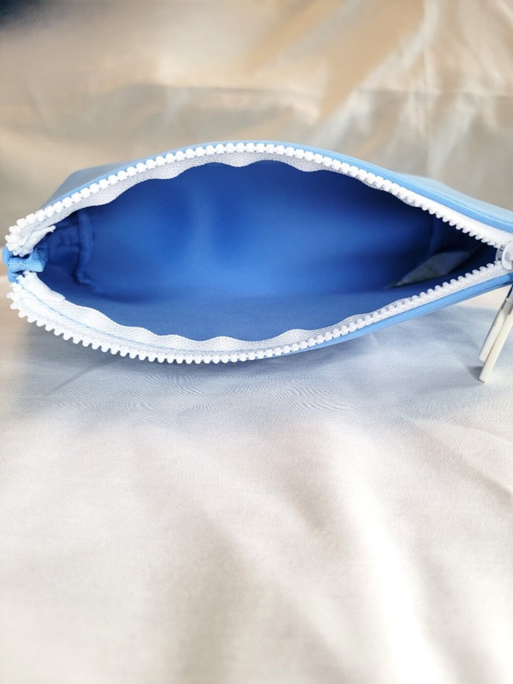 Dolce & Gabbana Light Blue Travel Pouch - Picture 5 of 6